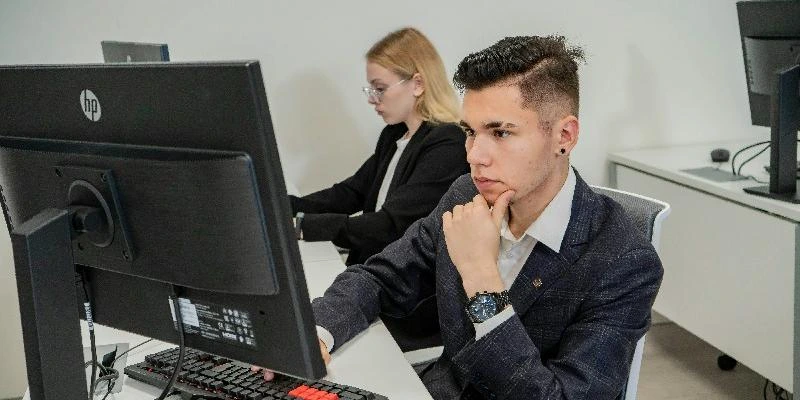 Débouchés et Carrières Après un BTS Banque (Ex. BTS BCC) Débouchés et Carrières Après un BTS Banque (Ex. BTS BCC)